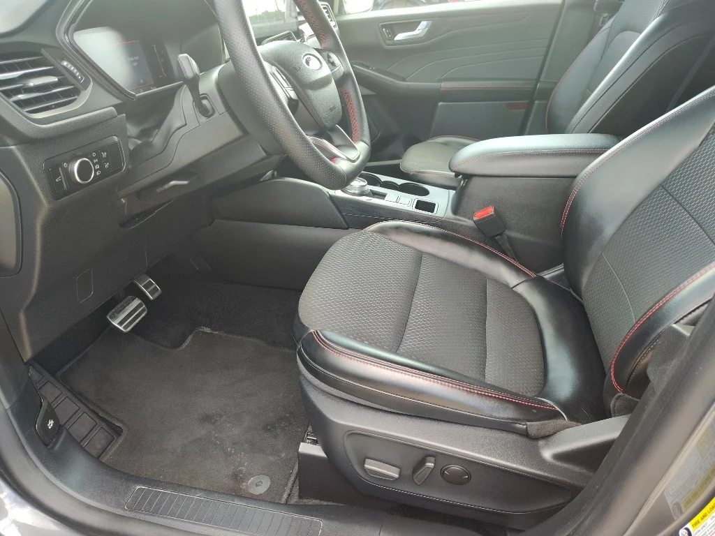 Used 2024 Carbonized Gray Metallic Ford ST-Line image 10