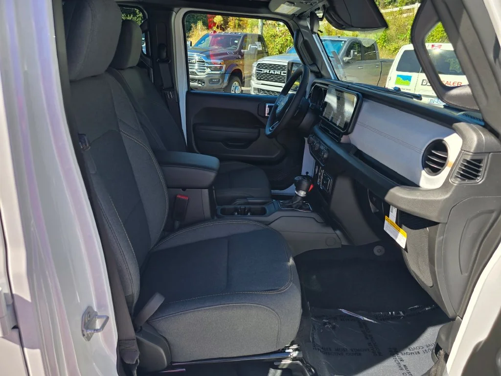New 2027 White/off-white Jeep Sport S image 27
