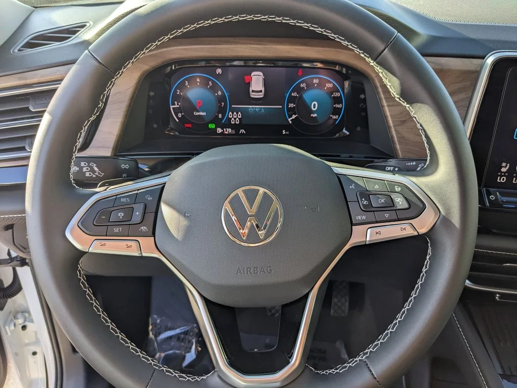 New 2026 White/off-white Volkswagen SE w/Technology image 26