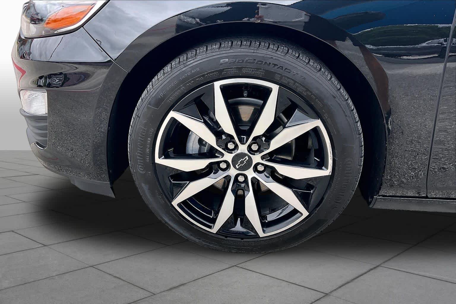 Used 2025 Mosaic Black Metallic Chevrolet RS image 11