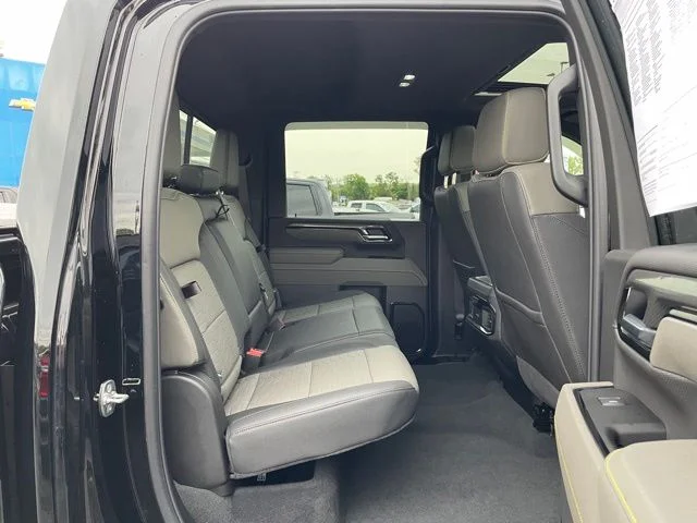 2025 Chevrolet Silverado 2500HD ZR2 - Photo 15