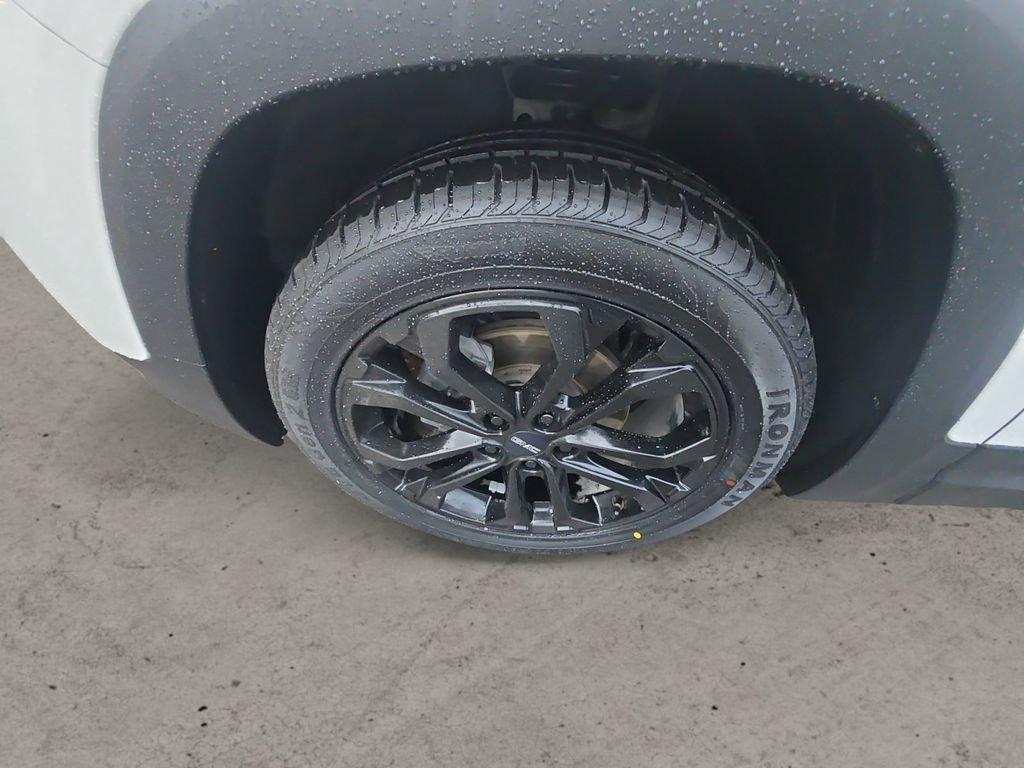 Used 2019 White GMC SLT image 9