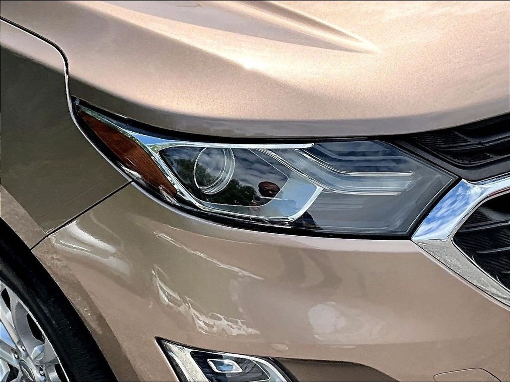 Used 2018 Beige Chevrolet LS image 31