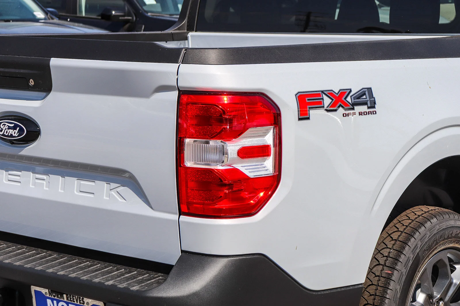New 2025 White Metallic Ford XLT image 9