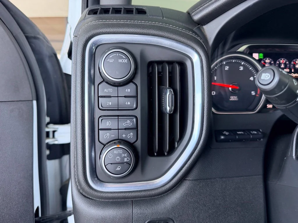 Used 2021 White Chevrolet LTZ image 20