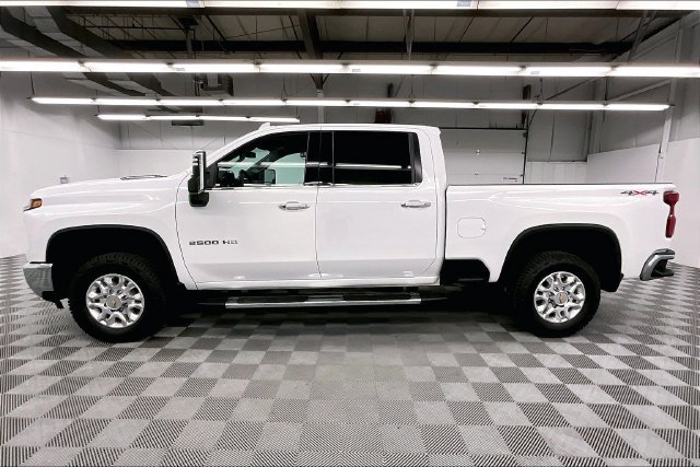 Used 2024 Summit White Chevrolet LTZ image 14