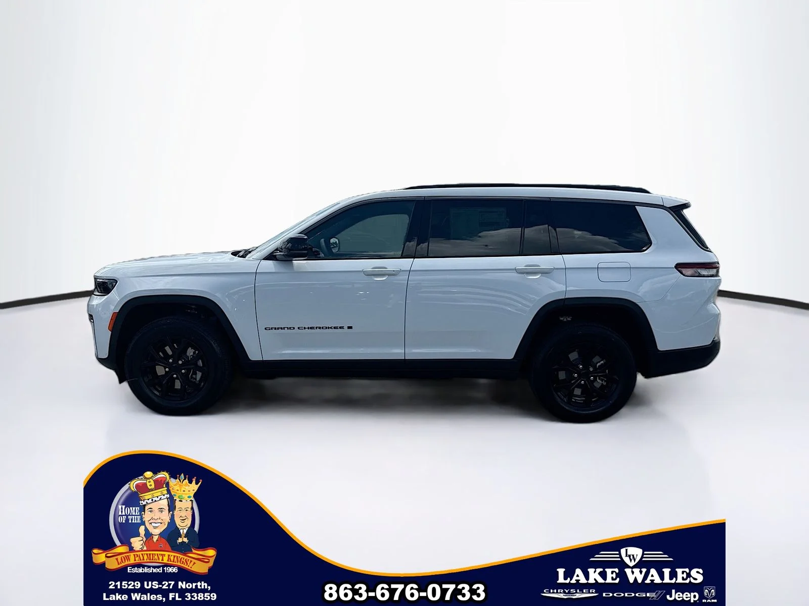 New 2026 Bright White Clear-Coat Exterior Paint Jeep Altitude image 3