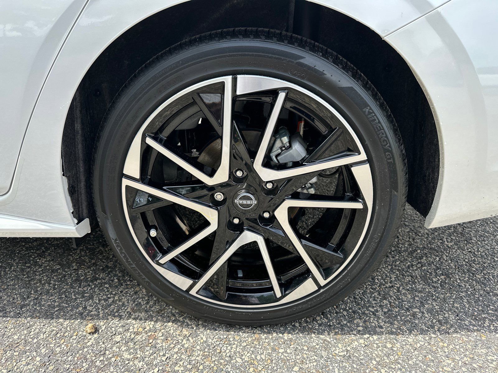 Certified Used 2025 White Nissan SR image 17