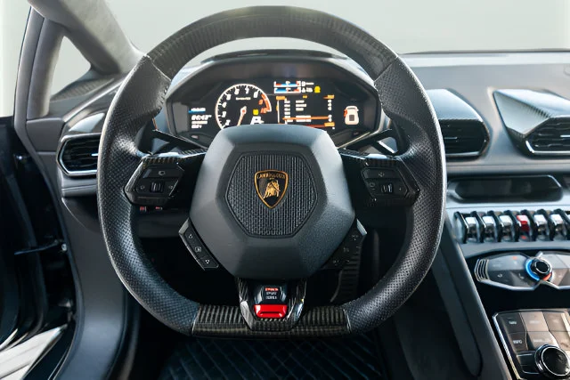Used 2016  Lamborghini  image 38