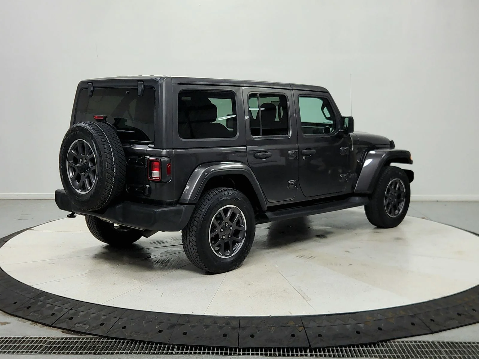 Used 2021 Gray Jeep Unlimited Sport image 8