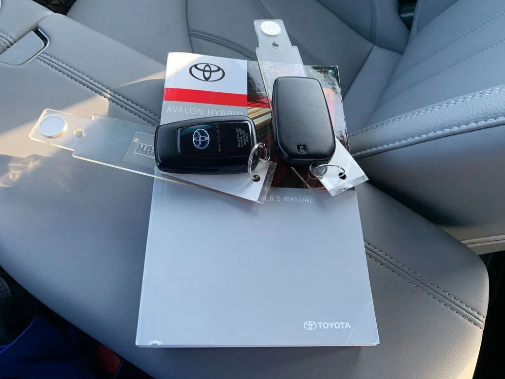 Used 2021 Gray Toyota XLE Plus image 9