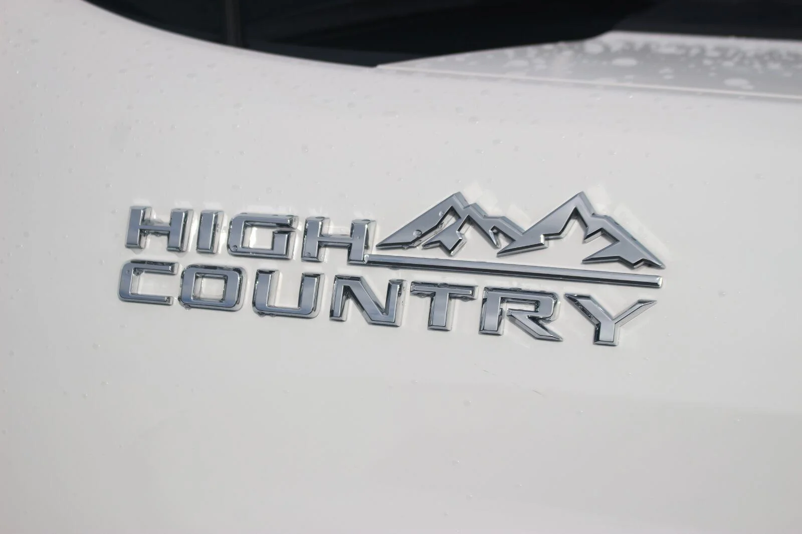Used 2023 SUMMIT WHITE Chevrolet High Country image 11