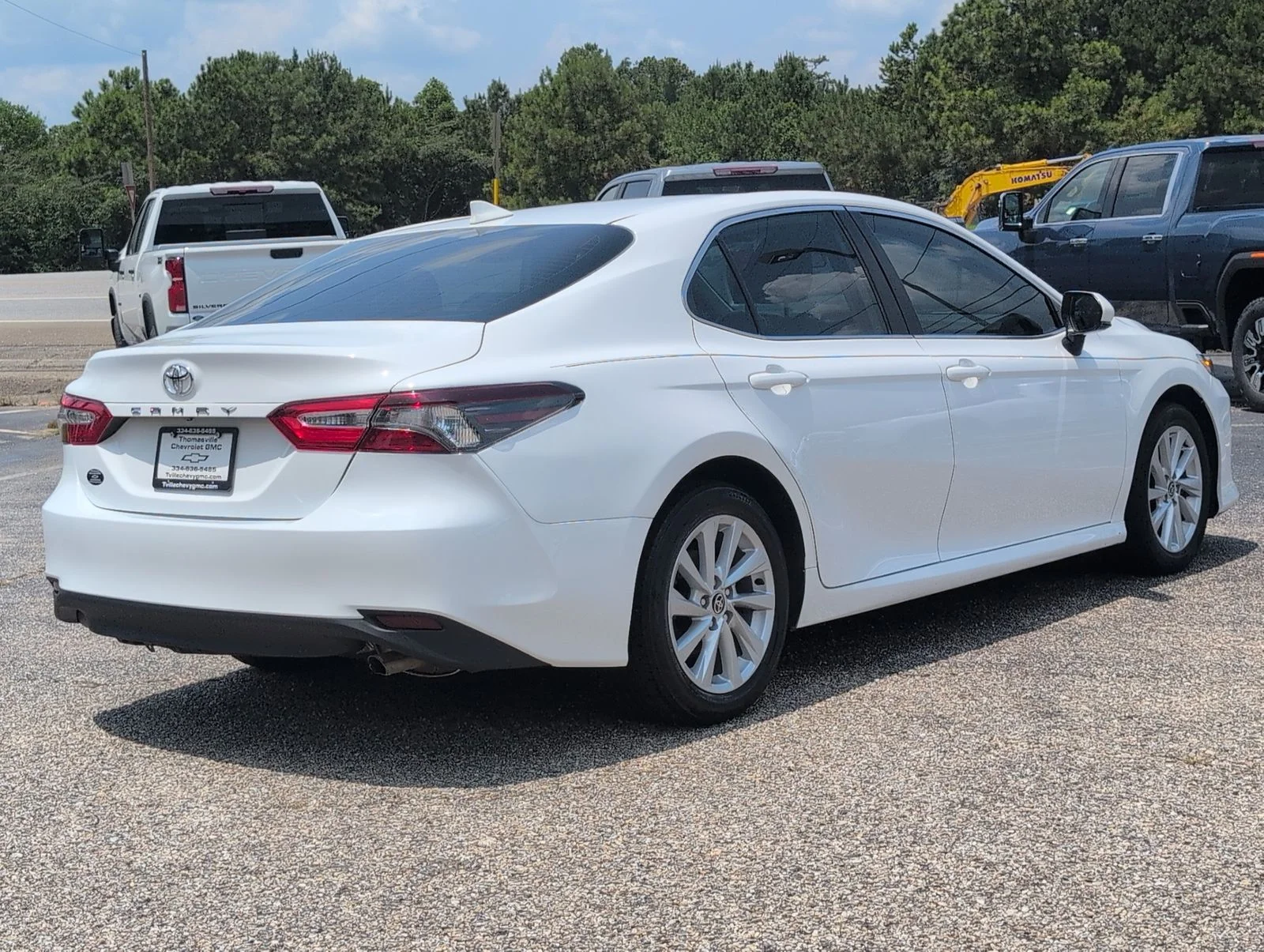 Used 2021 White Toyota LE image 7