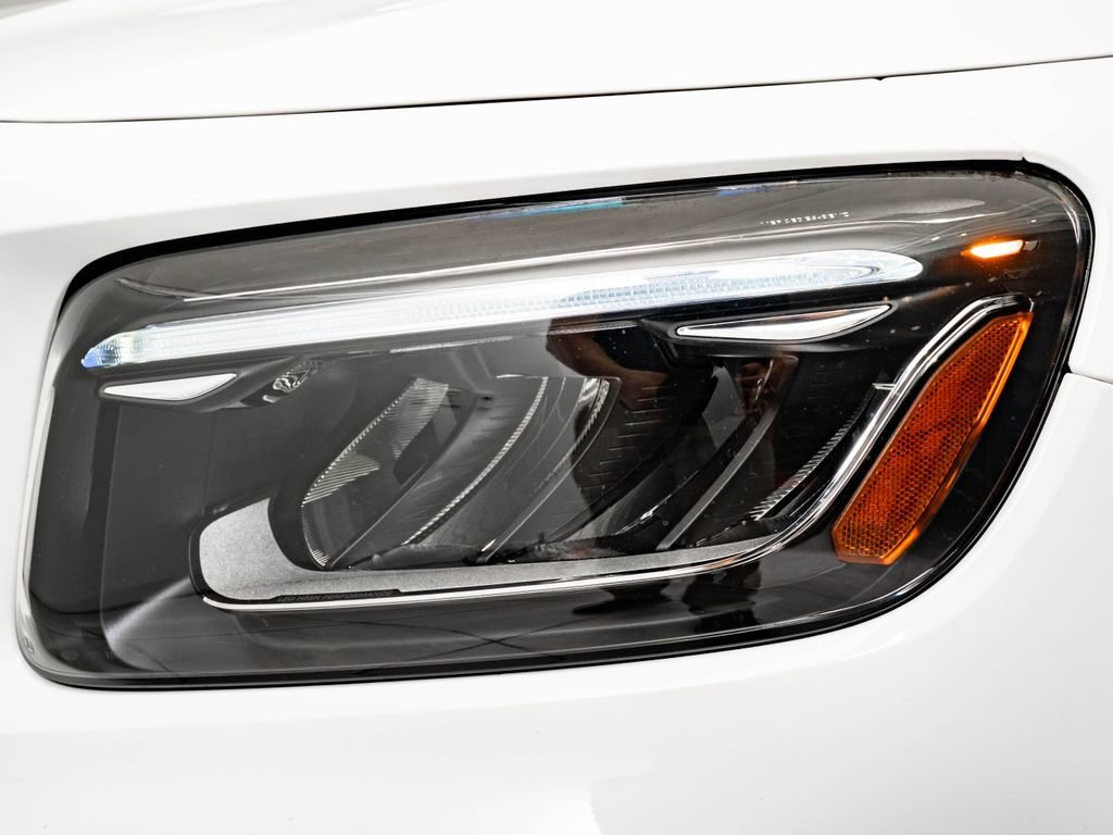 Used 2024 Polar White Mercedes-Benz GLB 250 image 15