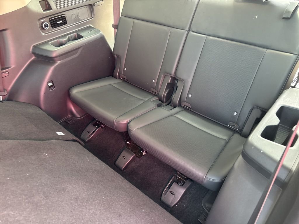 Used 2025 Gray Hyundai SEL image 37