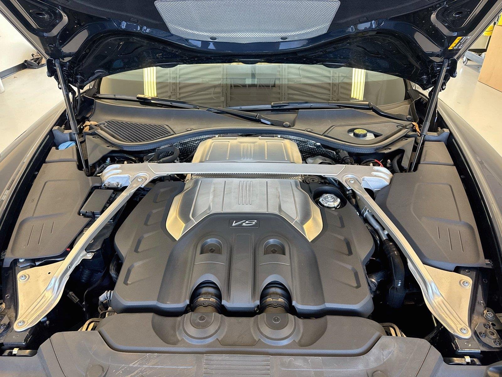 Used 2024 Dark Sapphire Metallic Bentley GT V8 image 29