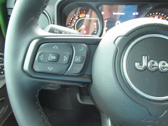 Certified Used 2025  Jeep Rubicon image 25