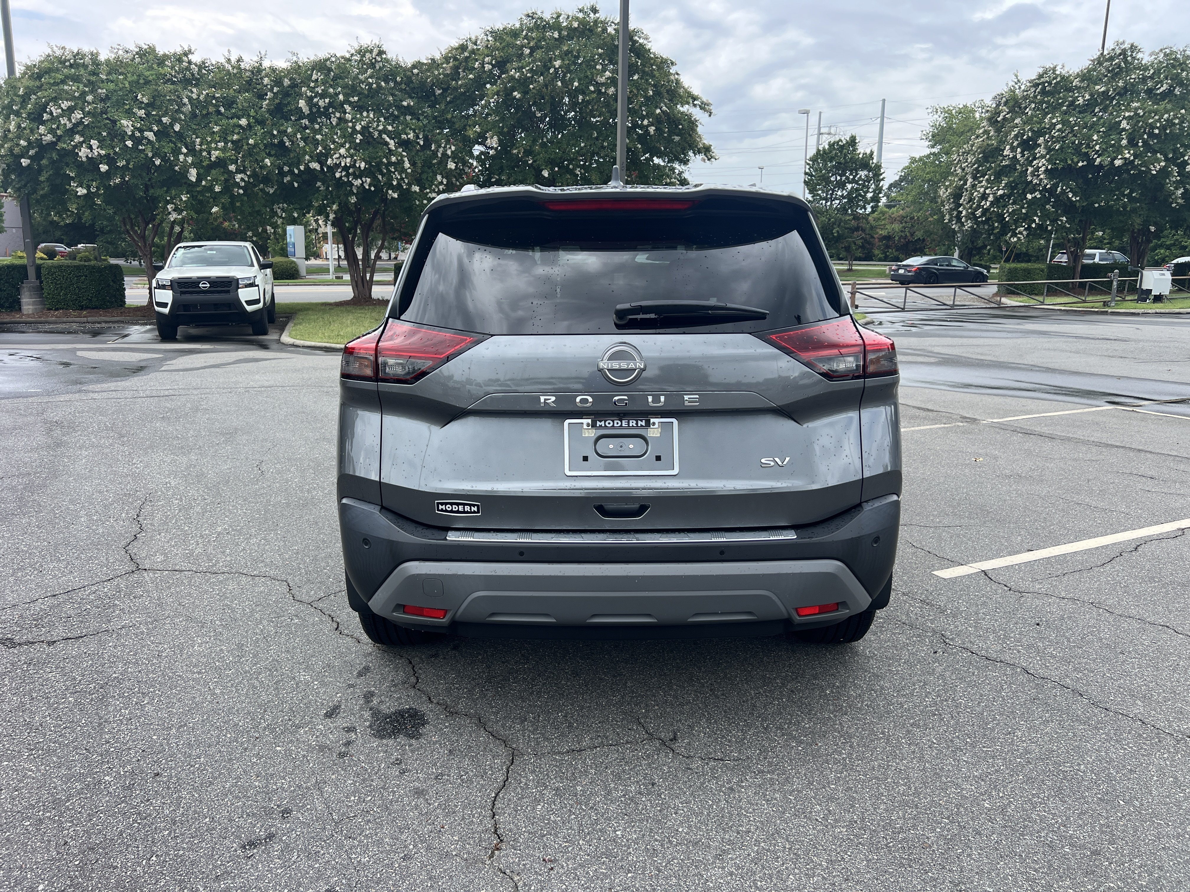 Used 2023 Gun Metallic Nissan SV image 6