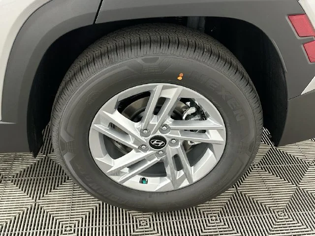 New 2026 Silver Hyundai SE image 20