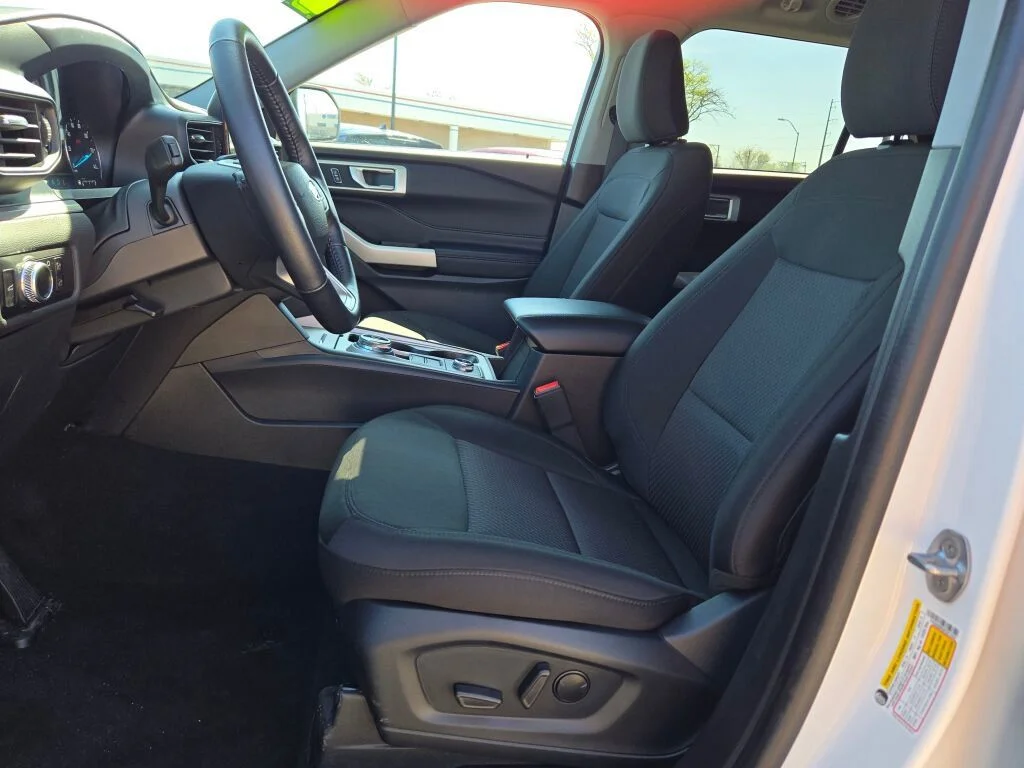 Certified Used 2023 Oxford White Ford XLT image 23