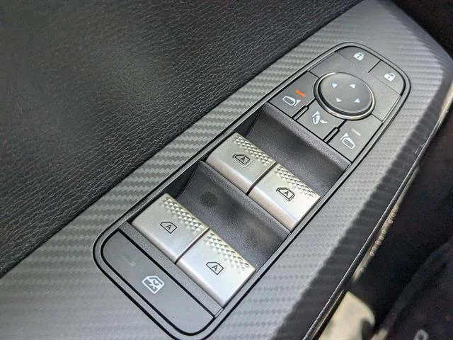 2025 Mitsubishi Outlander SE - Photo 22