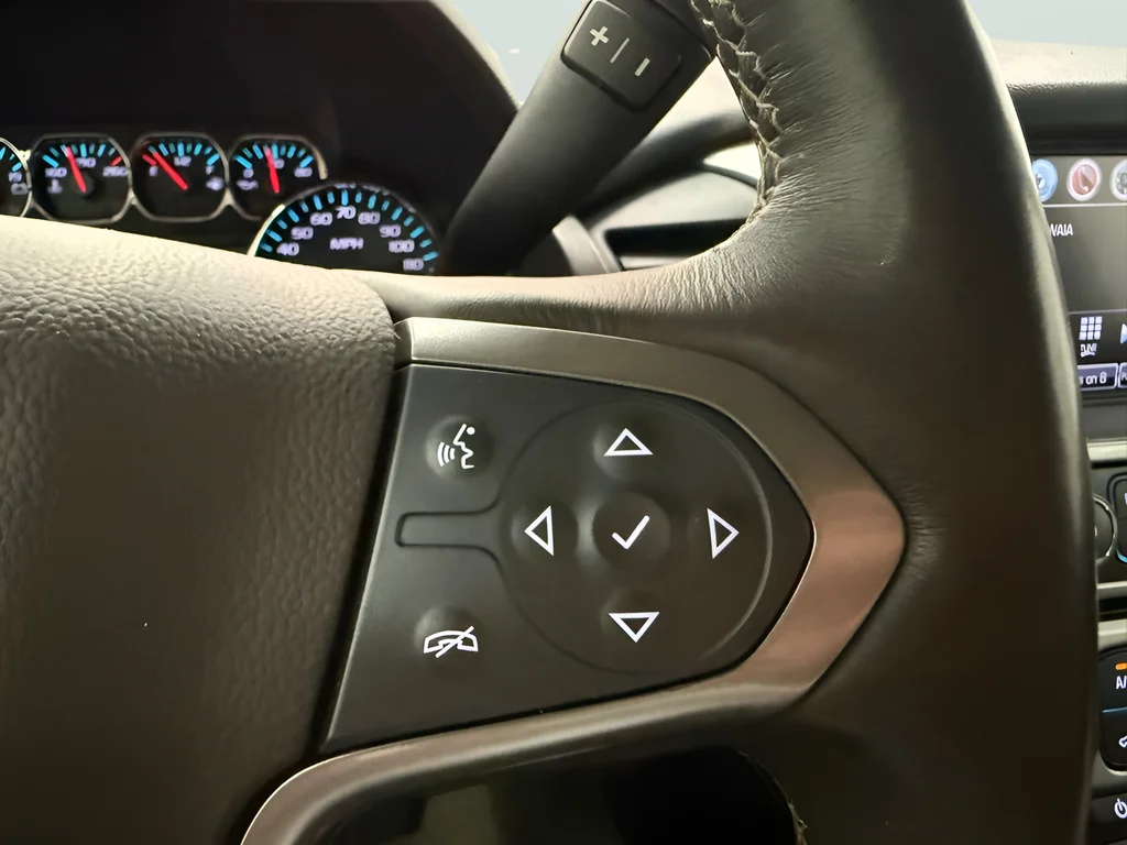 Used 2018 White Chevrolet LT image 23