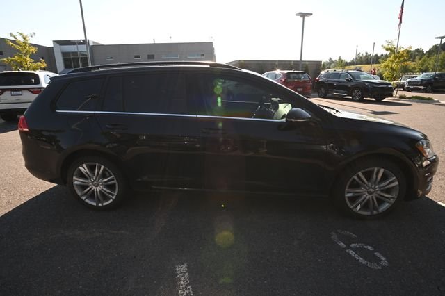 Used 2015 Black Volkswagen SE image 6