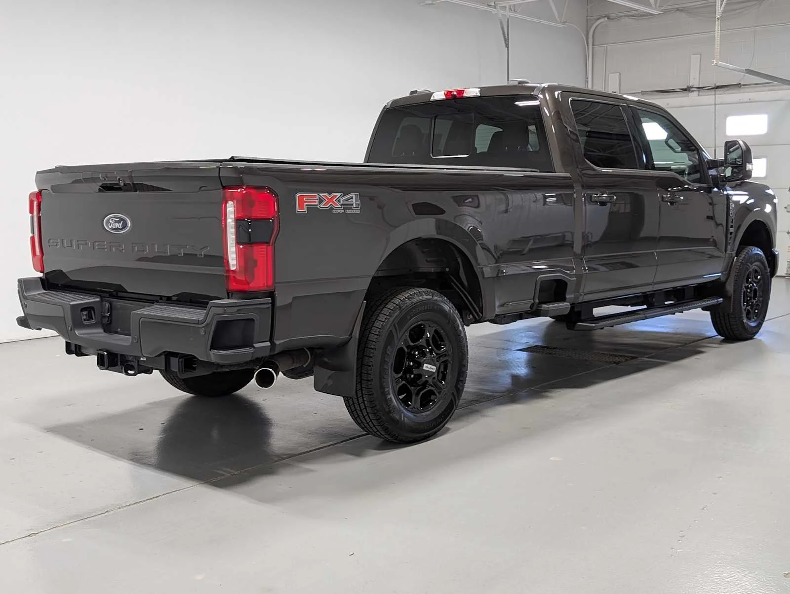 Used 2024 Darkened Bronze Ford XLT image 8