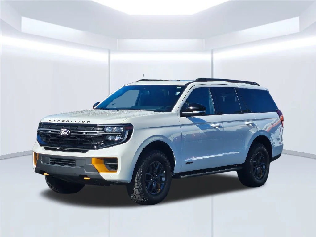 New 2027 White Ford Tremor image 2