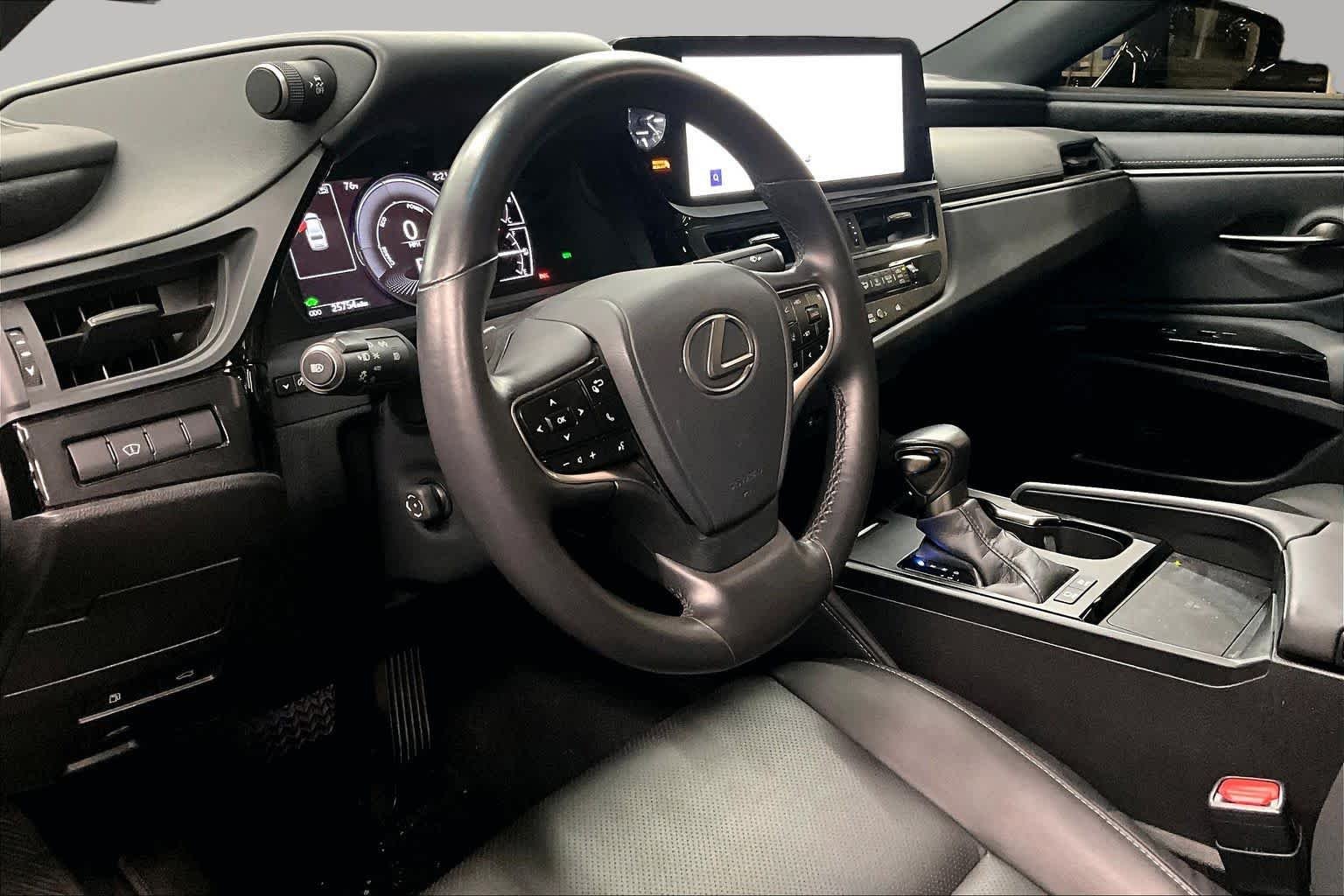 Certified Used 2025 Caviar Lexus  image 18