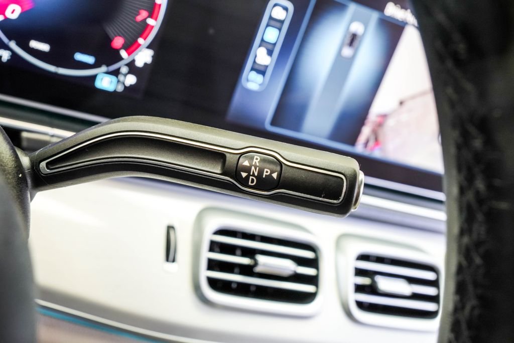 Used 2025 Black Mercedes-Benz GLS 450 image 41