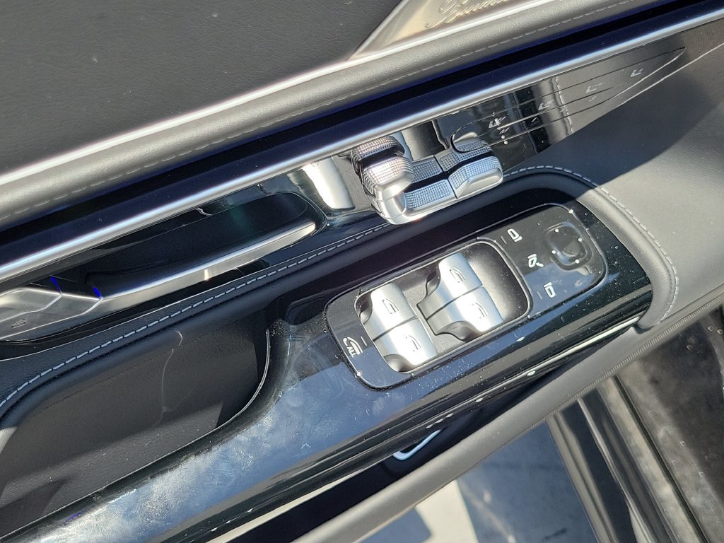 New 2027 Obsidian Black Metallic Mercedes-Benz AMG® SL 43 Roadster image 12