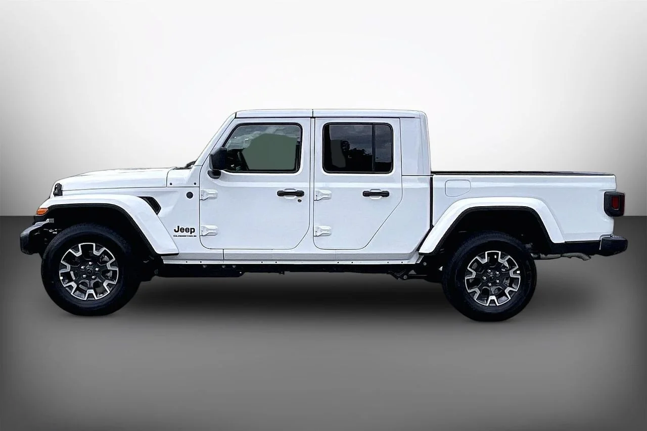 New 2026 Bright White Clearcoat Jeep Sahara image 5
