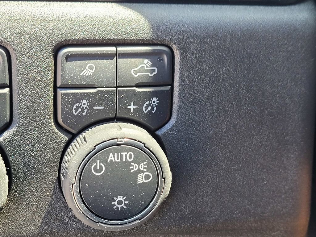 2025 Chevrolet Silverado 1500 LT - Photo 24
