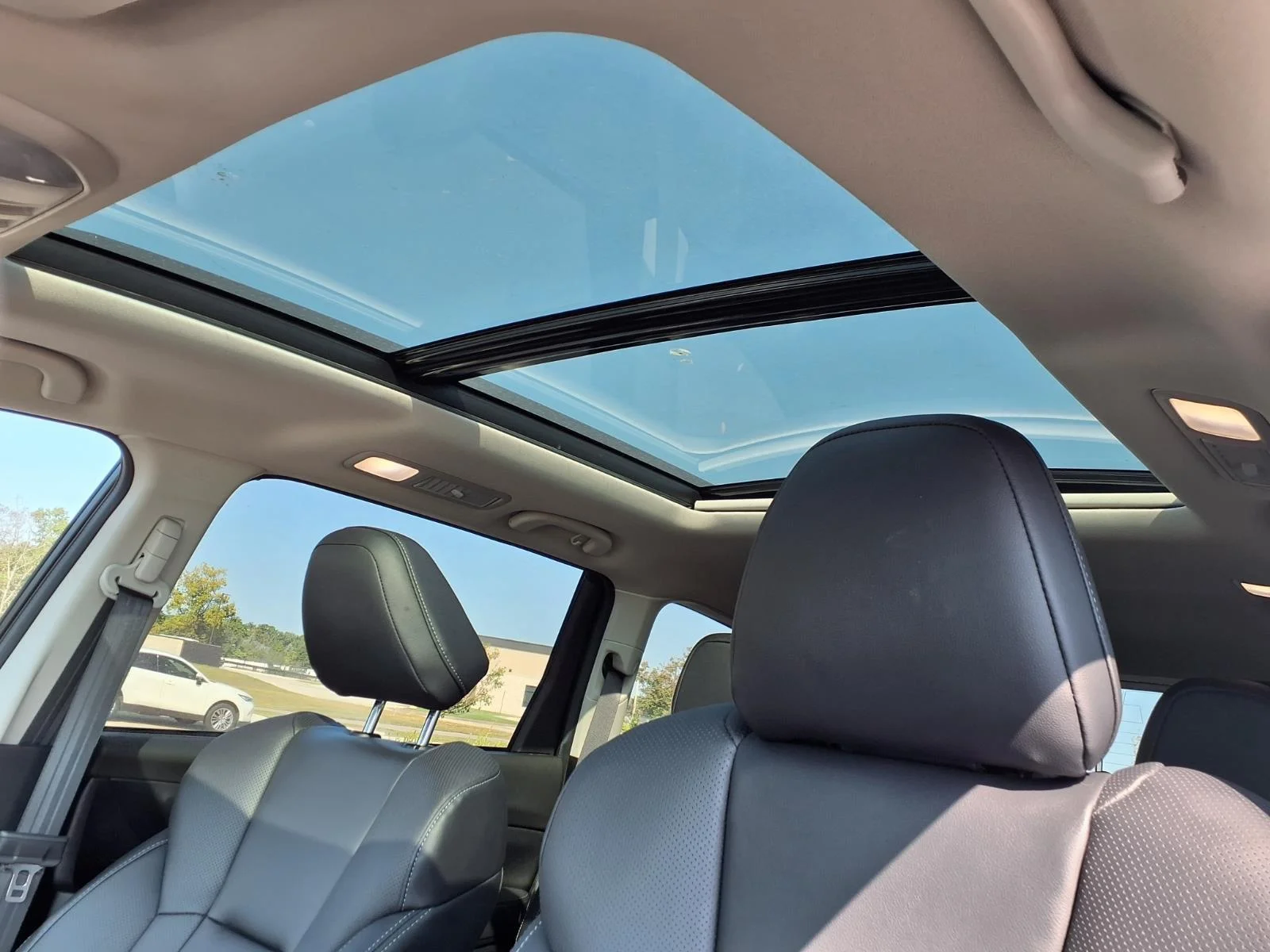 Used 2025  SUBARU UTILITY image 23