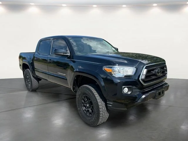 Used 2020 Black Toyota SR5 image 8