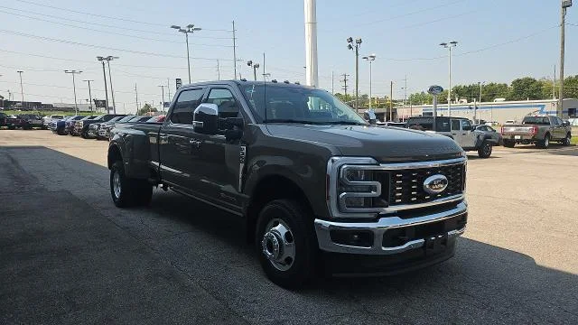New 2026 Marsh Gray Ford Lariat 4WD image 27