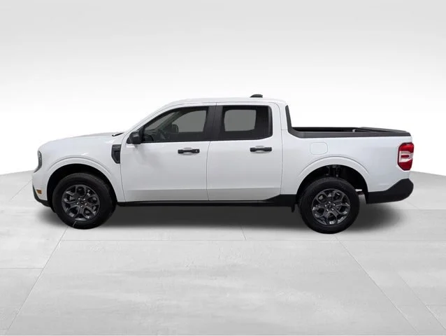 New 2026 Oxford White Ford XLT image 14