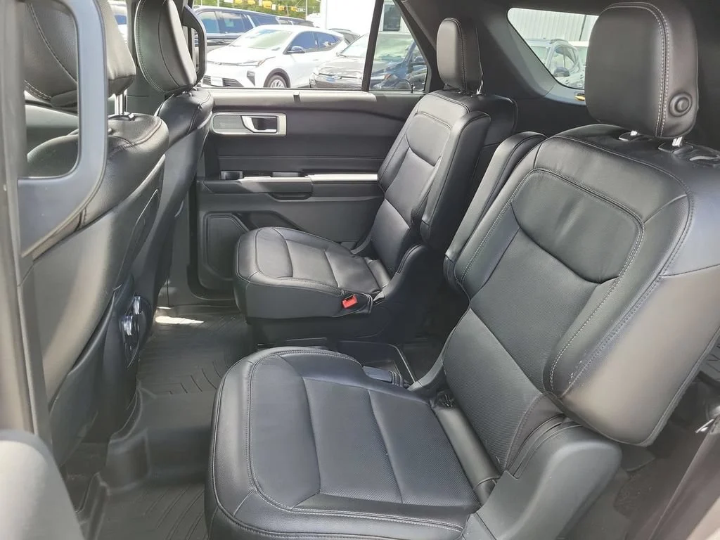 Used 2020 White Ford Limited image 26