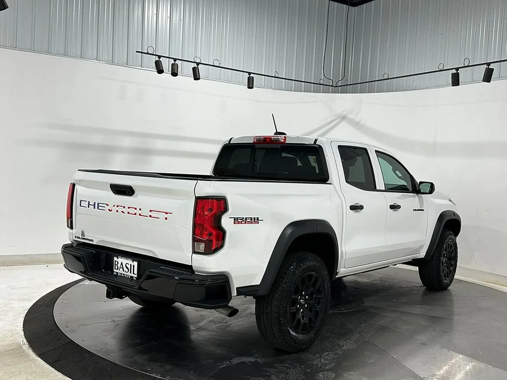 Used 2024 Summit White Chevrolet Trail Boss image 11