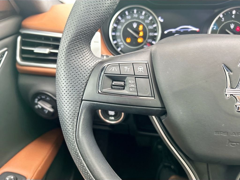 Used 2023  Maserati Modena image 11