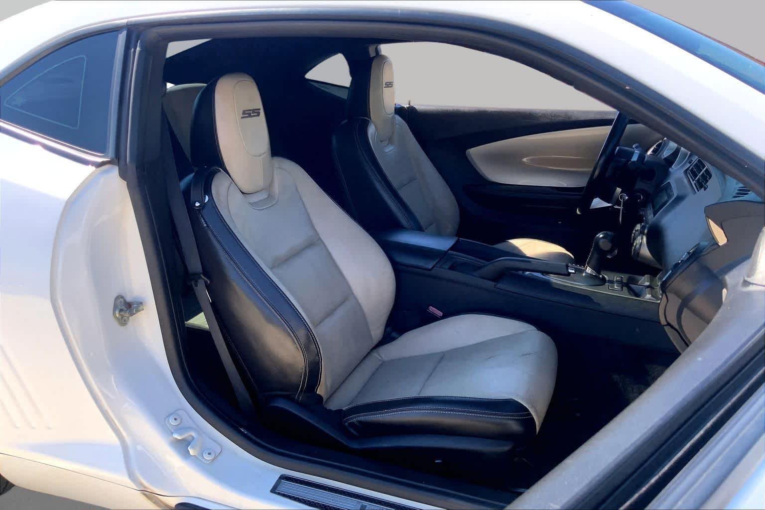Used 2011 Summit White Chevrolet 2SS image 8