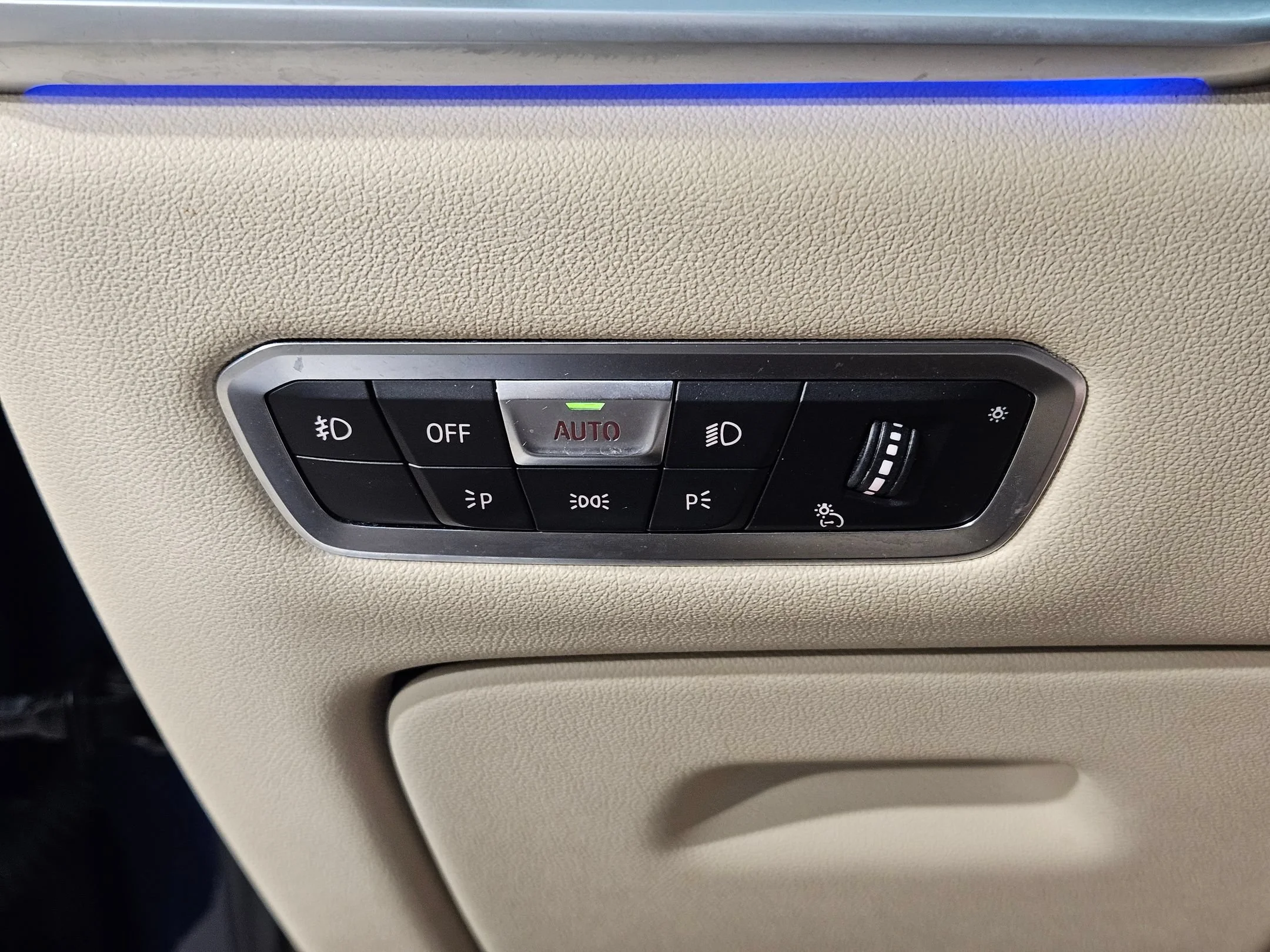 Used 2019 Phytonic Blue Metallic BMW xDrive40i image 26