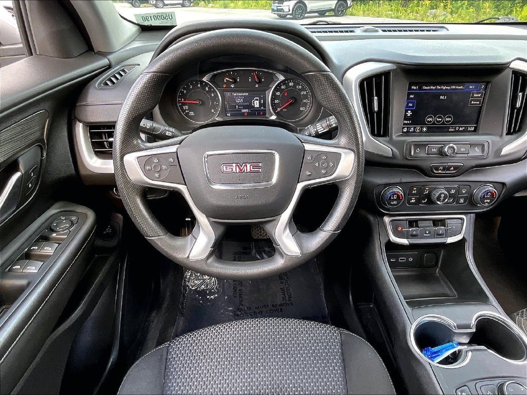 Used 2022 Silver GMC SLE image 16