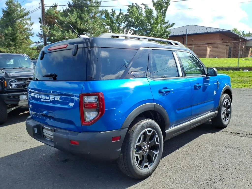 New 2026 Velocity Blue Metallic Ford Outer Banks® image 6