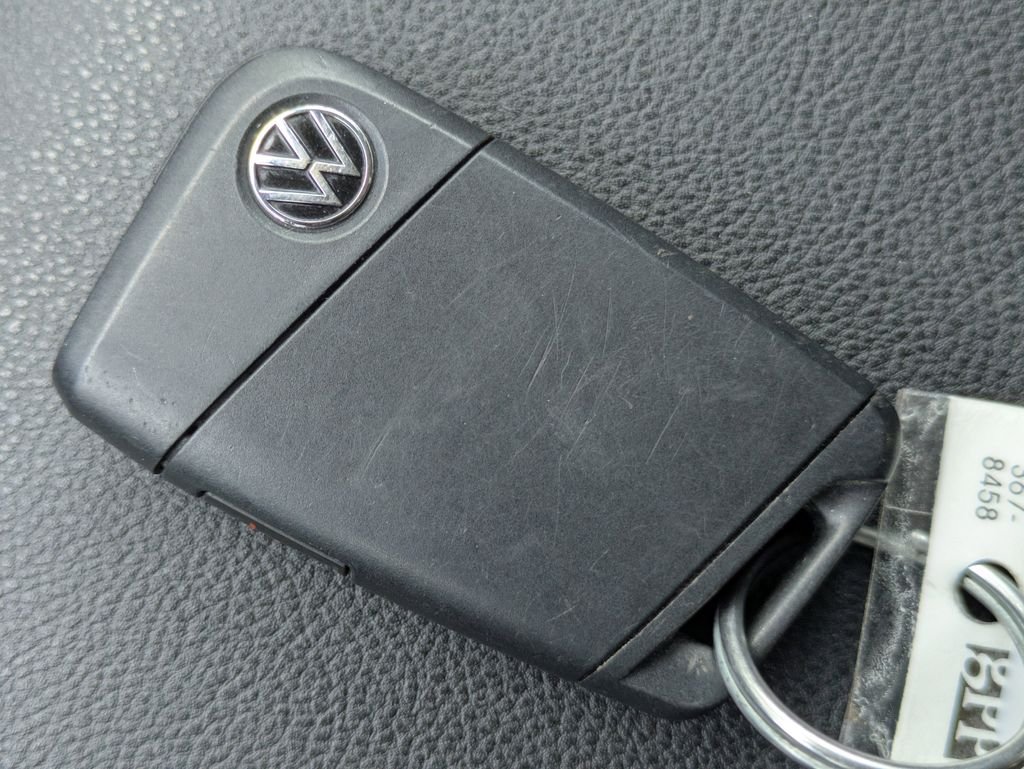Used 2024 Gray Volkswagen 1.5T SE image 32