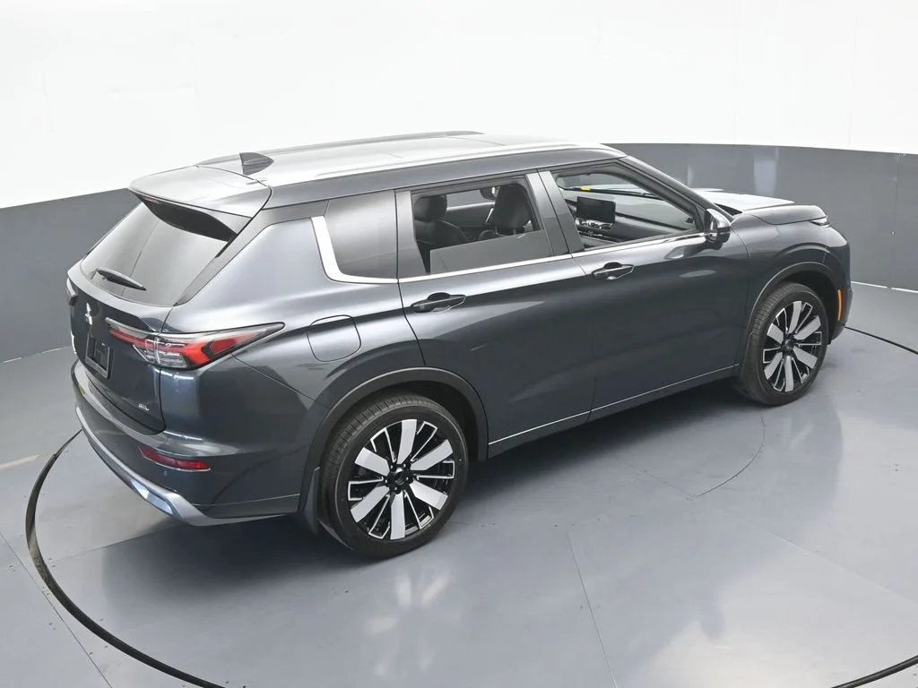 New 2026 Gray Mitsubishi SEL image 51