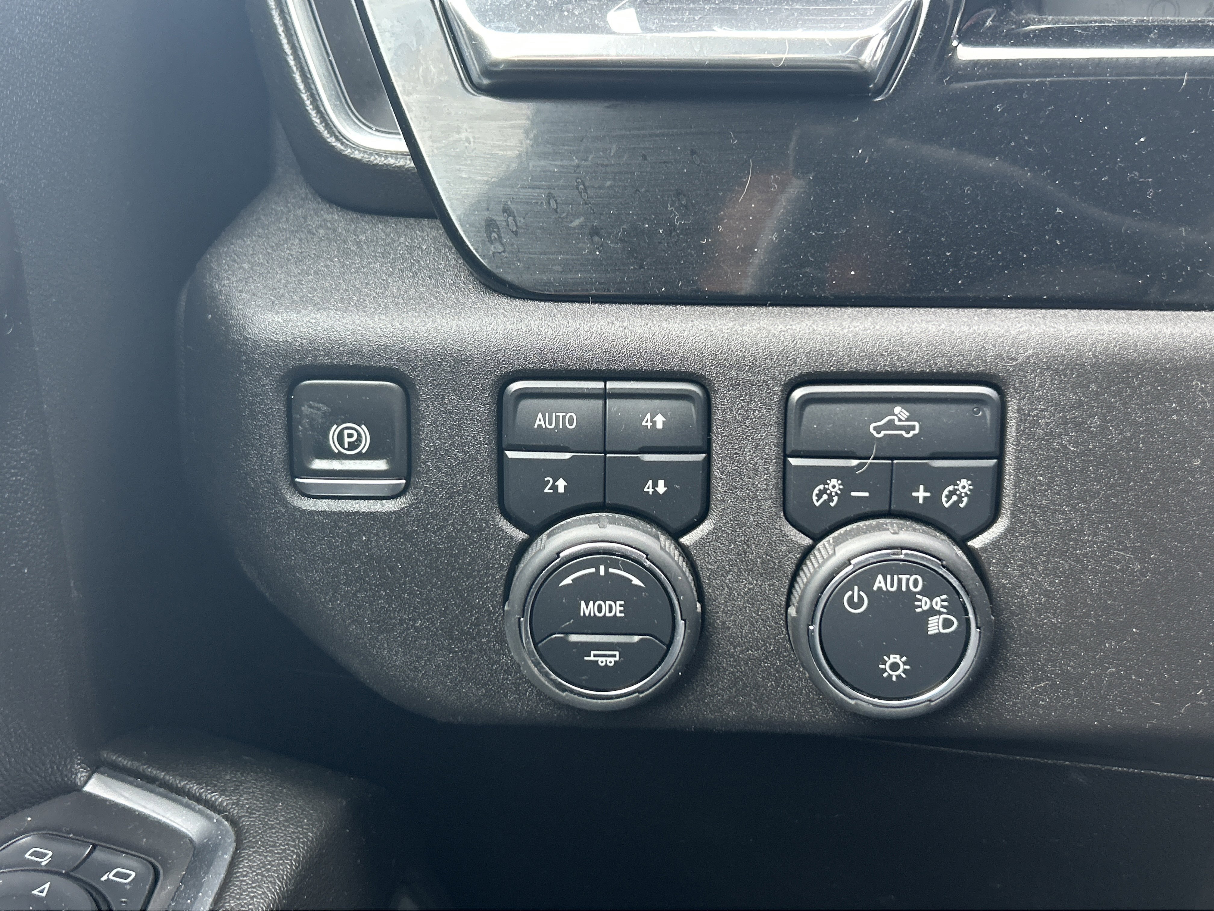 2025 Chevrolet Silverado 1500 LT - Photo 13