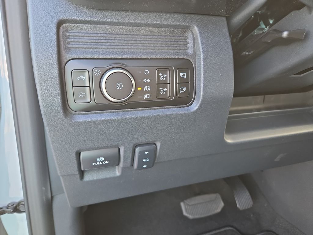 New 2026 Avalanche Ford F-350® Lariat® image 15