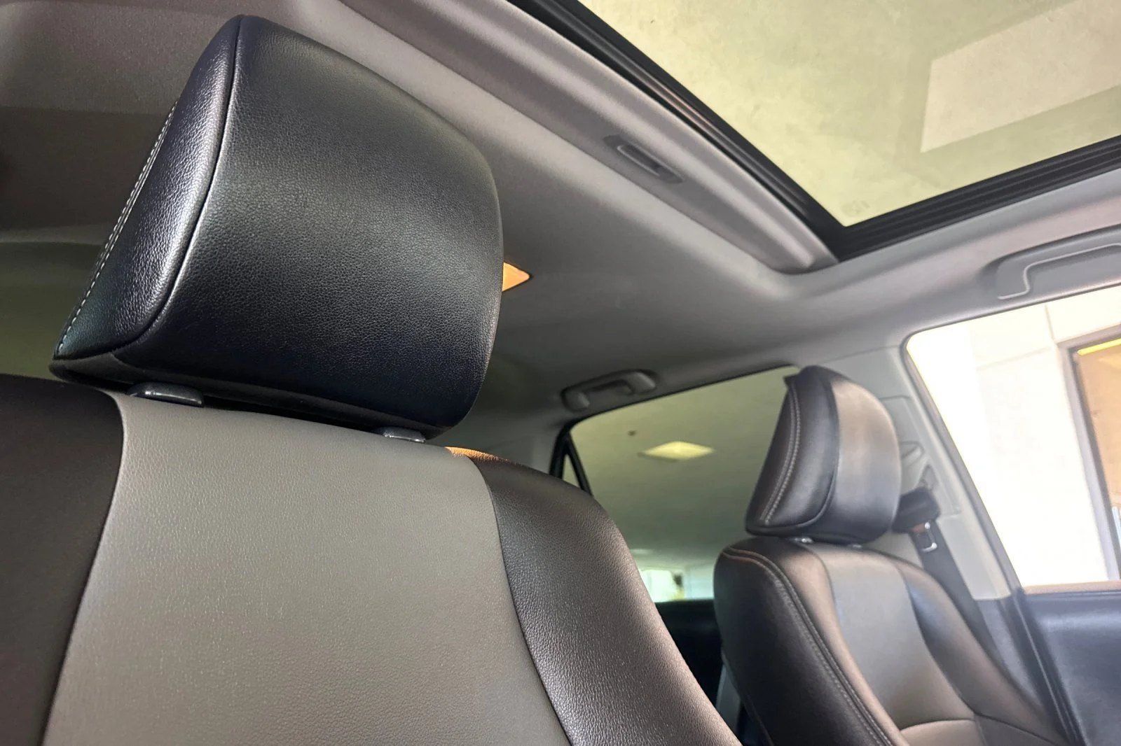 Used 2018 Magnetic Gray Metallic Toyota SR5 Premium image 14